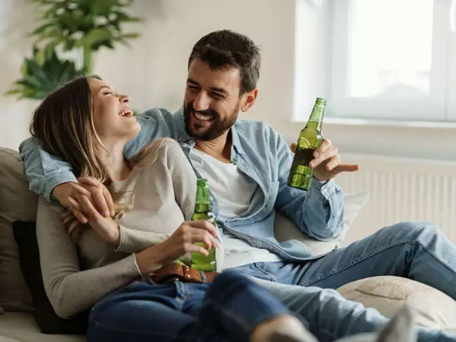 బీర్ తాగితే.. శృంగారంలో రెచ్చిపోతారా? ఎక్కువగా తాగితే ఏమౌతుంది