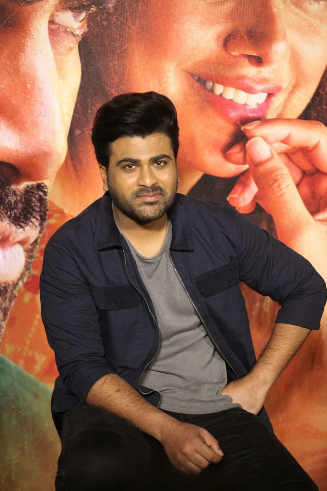 హాట్ టాపిక్ గా మారిన శర్వానంద్ లిప్ కిస్!