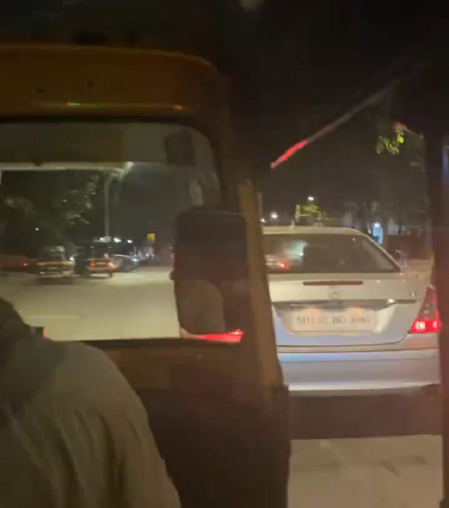 కండ‌ల హీరోని కాపీ కొట్టిన కొంటె భామ‌