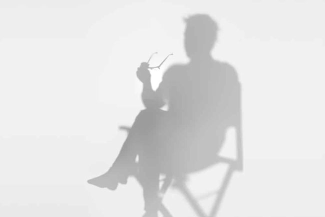 బిజినెస్ లో వేలు పెట్టిన‌ డైరెక్ట‌ర్ కి ట్ర‌బుల్స్