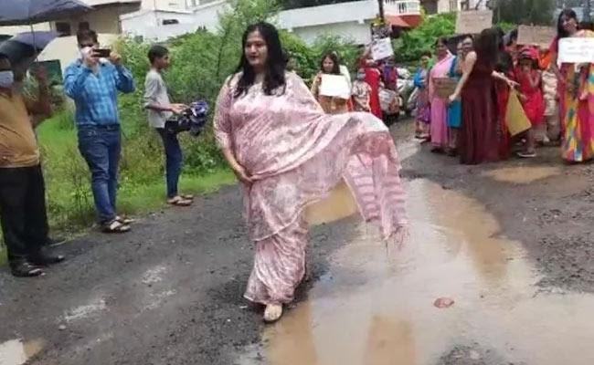Why are women doing catwalk on roads in Bhopal?