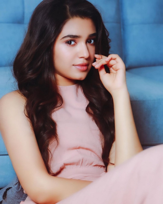 Krithi%20Shetty%20is%20cute%20Looks%20in