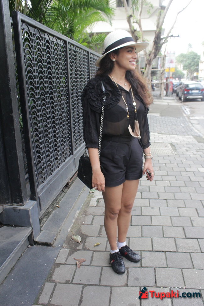 Shirya%20saran%20Latest%20Pics%20In%20Bl