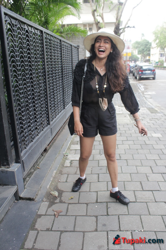 Shirya%20saran%20Latest%20Pics%20In%20Bl