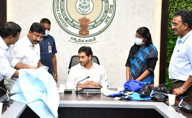 2024 కల్లా అన్ని స్కూళ్లకు సీబీఎస్‌ఈ అఫిలియేషన్‌ : సీఎం జగన్