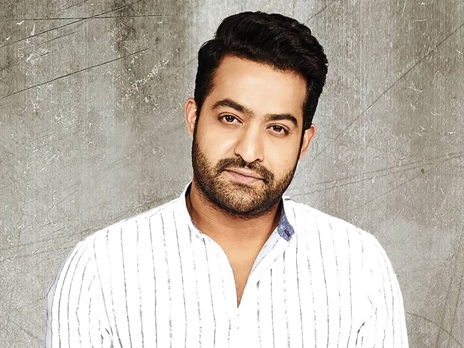 ఎన్టీఆర్‌30 మళ్లీ ఈ కన్ఫ్యూజన్ ఏంటి బాసూ?