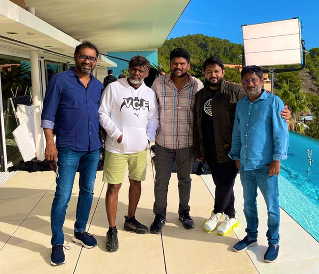 బార్సిలోనాలో `సర్కారు వారి పాట` బార్సిలోనాలో `సర్కారు వారి పాట`