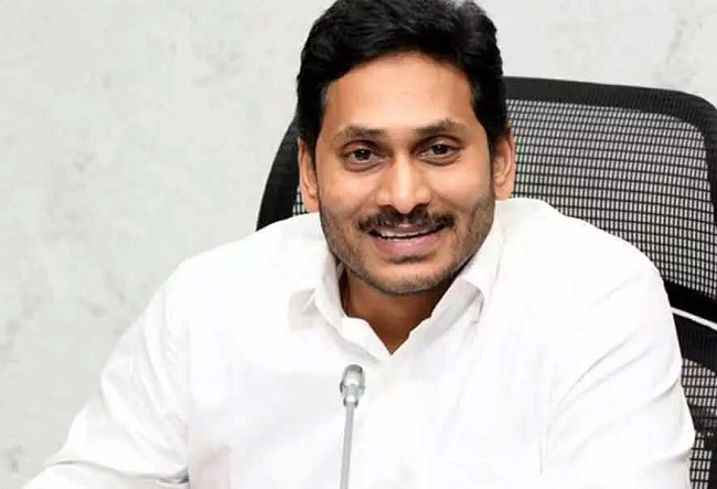 ఏపీలో ఇద్దరు డిప్యూటి సీఎంలకు షాక్.. కొత్త సంకేతాలిస్తున్న జగన్?