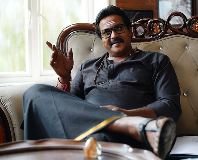 ఓటీటీ కోసం దేవుడు అవతారం ఎత్తిన కమెడియన్‌