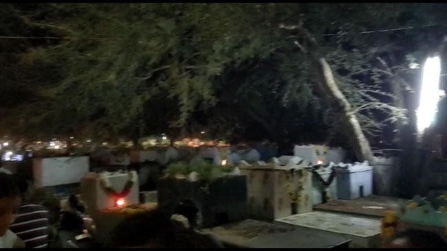 మహాలయ అమావాస్య : వైకుంఠంలా శ్మశానం..ఆ జిల్లాలో వింత ఆచారం