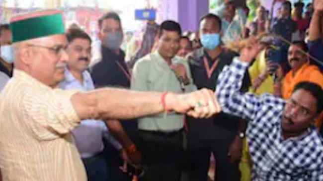 Common man whips the Chief Minister eight times!!!