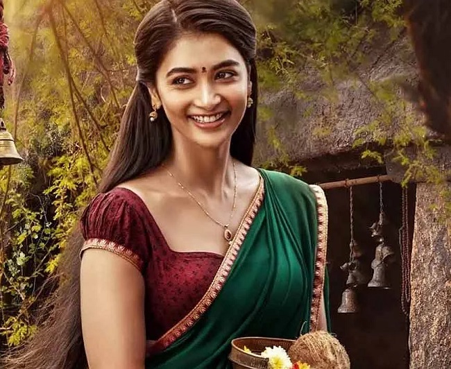 బుట్ట‌బొమ్మ సంపాద‌నంతా ఇంటికేనా!