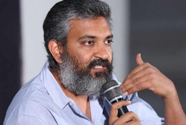 చిరంజీవి సీన్ పై అసంతృప్తితోనే చరణ్ తో అలాంటి సన్నివేశం: రాజమౌళి