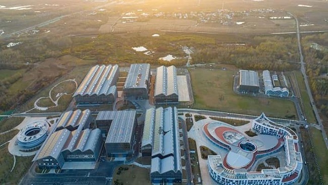 సరిహద్దుల్లోని గ్రామాల ప్రజలను ఖాళీ చేయిస్తున్న చైనా.. ఏం జరుగుతోంది?