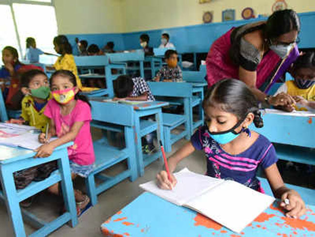 100లోపు విద్యార్థులు ఉన్న పాఠశాలల విలీనం వద్దు