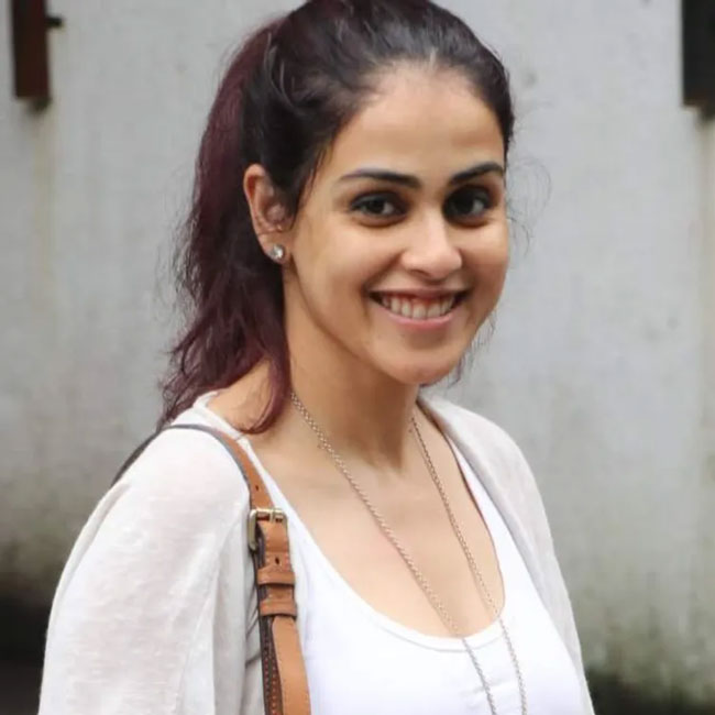 బొమ్మరిల్లు భామ రీ ఎంట్రీ!