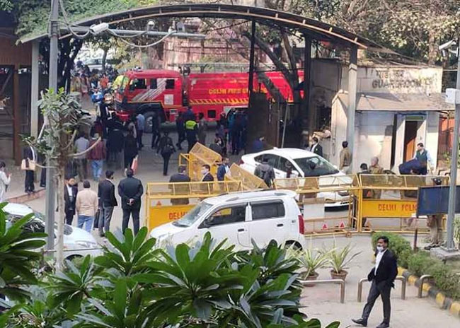 ఢిల్లీ కోర్టులో పేలుడు.. ఉలిక్కిపడ్డ దేశ రాజధాని