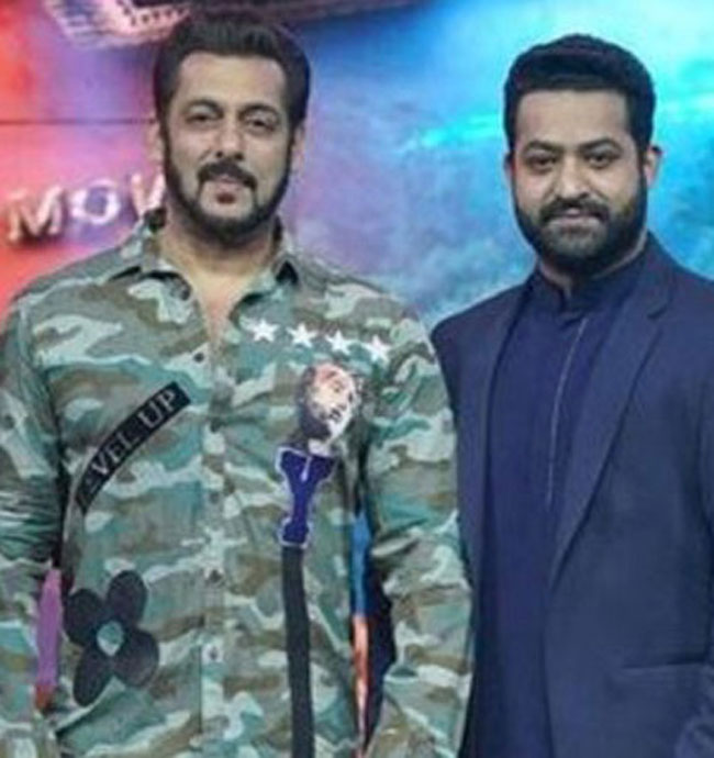 అటు ఆర్ ఆర్ ఆర్ ఇటు సల్మాన్ ఏది పెద్ద ఈవెంట్!