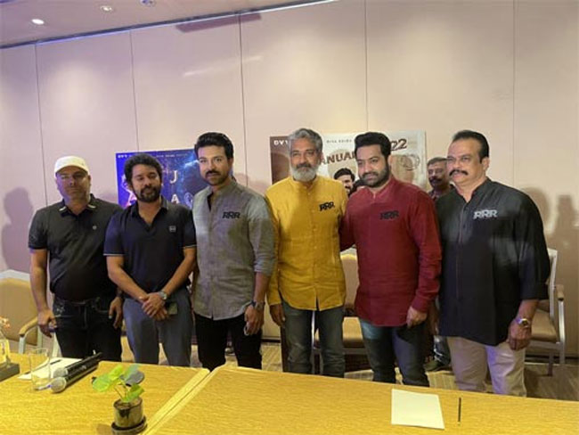 త‌మిళ స్టార్ల‌ను స‌ర్ అంటూ గౌర‌వించిన తార‌క్