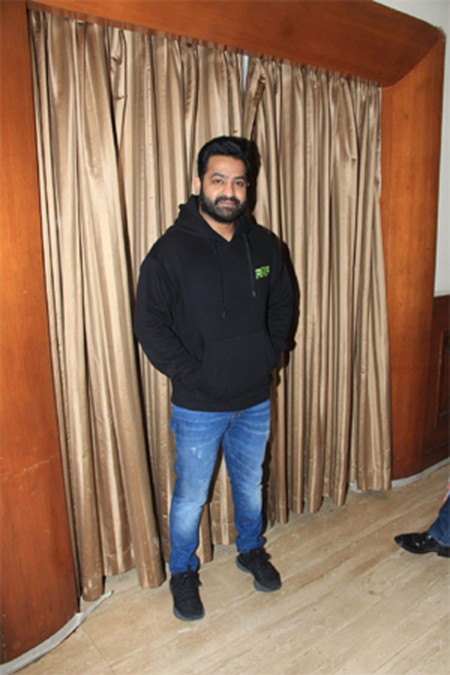 టైమ్స్ స్క్వేర్ ఏరియా బిల్ బోర్డ్ లో RRR