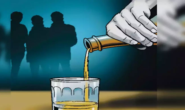 బీరు బాటిల్స్ తో దాడి.. ఆపై నిప్పు పెట్టారు.. ఎందుకో తెలిస్తే షాకే