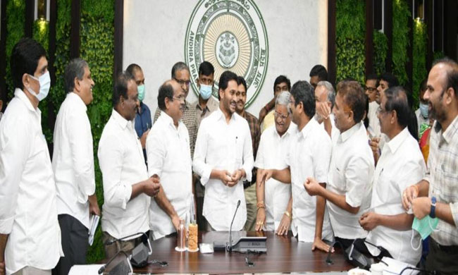 ఏపీ ఉద్యోగులకు జగన్ సర్కారు ప్రకటించిన పీఆర్సీ లో హైలెట్స్ ఇవే