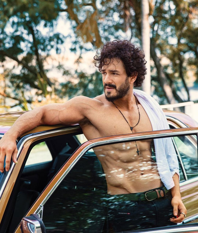 పిక్ టాక్ : బాడీతో బాక్సాఫీస్ షేక్ చేసేలా ఉన్నాడే