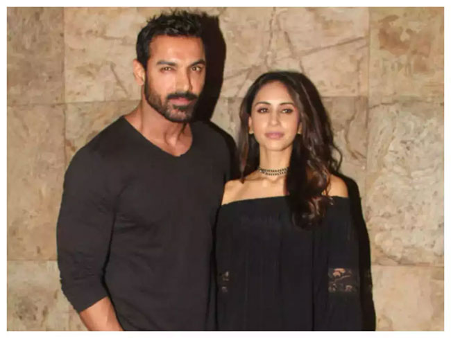 జాన్ అబ్ర‌హం దంప‌తుల‌కు క‌రోనా