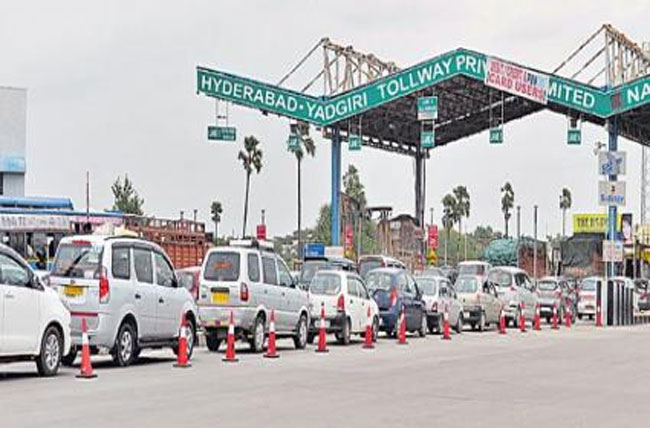 హాట్ టాపిక్ గా మారిన టోల్ వసూళ్లు.. తెలంగాణలో రోజుకు రూ.4కోట్లు