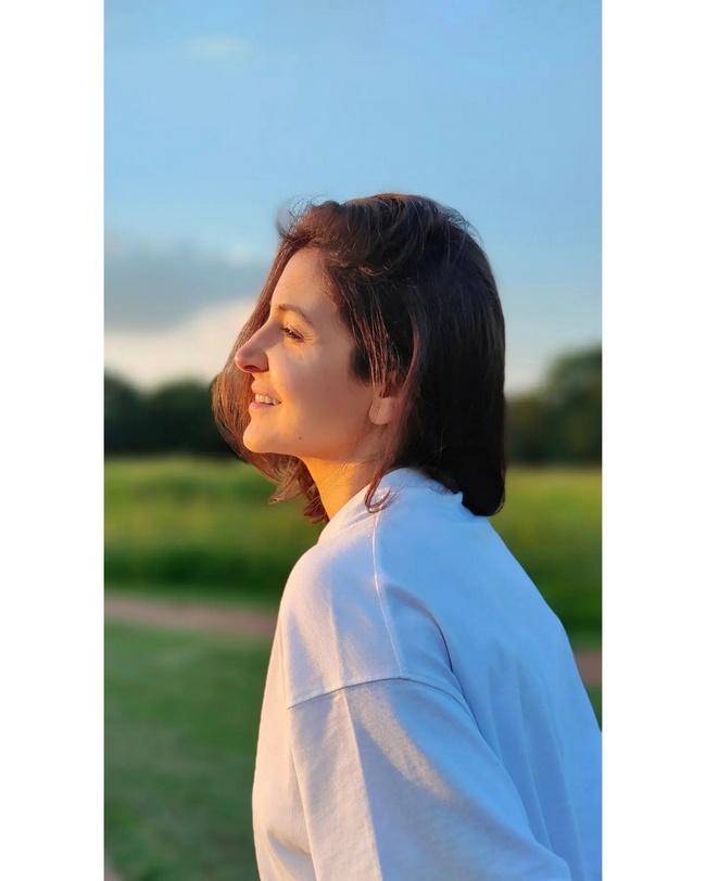 Anushka Sharma Looking Pretty in White Dress Anushka Sharma Looking Pretty in White Dress