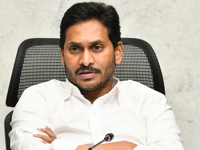 2 రోజులు 2 వికెట్లు.. జగన్ ఇచ్చిన సందేశం ఏమిటి?