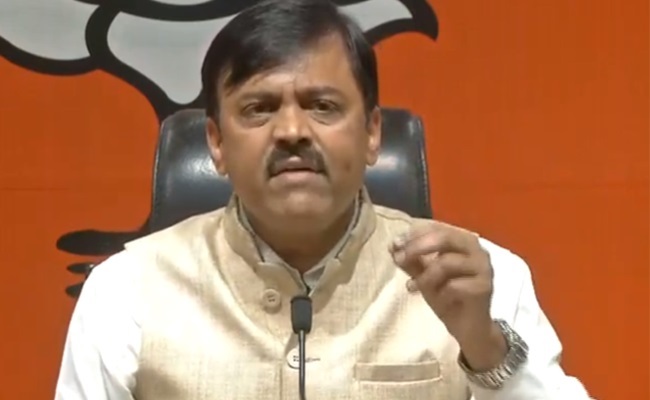 BJP Leader Skips TTD FCRA issue,talks about Hindu religion!