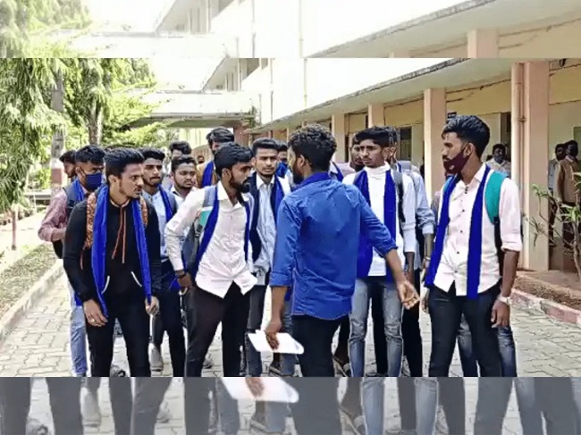 Dalit students support Muslim Students, Raise Jai Bhim Slogans!