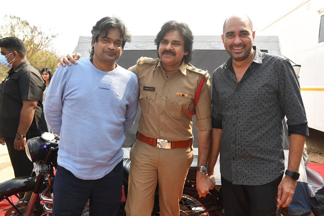 పిక్ టాక్: భవదీయుడు - వీరమల్లు మధ్యలో భీమ్లా..!