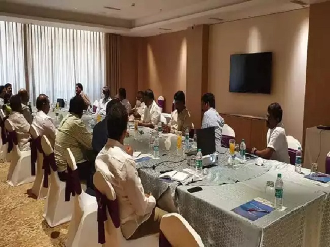 Key Kapu leaders skip caste meet in Vizag