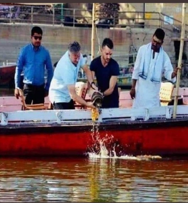 Legendary Player Immerses friends Ashes in Kashi,with a twist! Legendary Player Immerses friends Ashes in Kashi,with a twist!