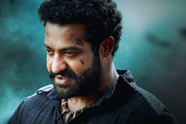 చెమ‌ట‌లో త‌డిసి ర‌క్త‌సిక్త‌మై కొమ‌రం భీముడో..!