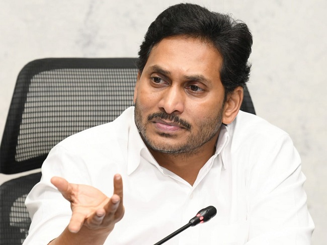 చరిత్రలో జగన్ ... బాబు ప్లాన్ రివర్స్... ?