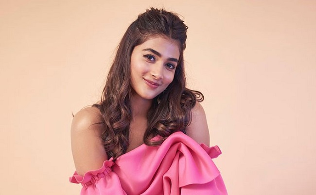 బుట్ట‌బొమ్మ ఏంటీ డ‌బుల్ స్ట్రాట‌జీ