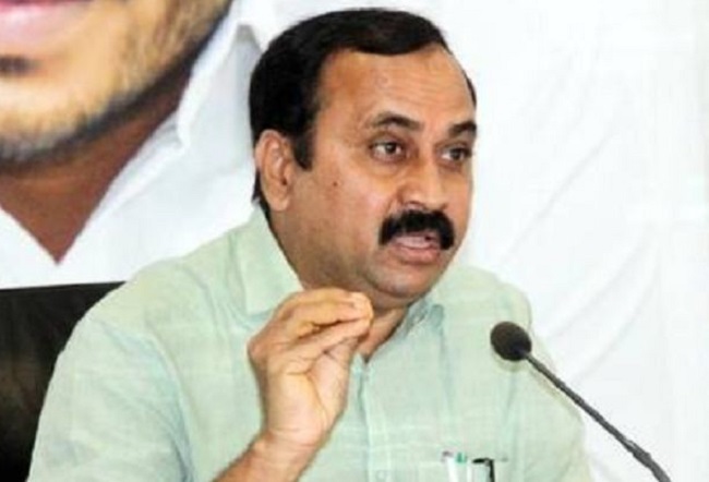 ఆళ్ళ గుర్తు లేరు.. మర్రికి చోటు లేదు..