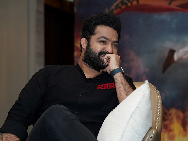 ఎన్టీఆర్ పై ఫ్యాన్స్ సైతం గుసాయిస్తున్నారా?