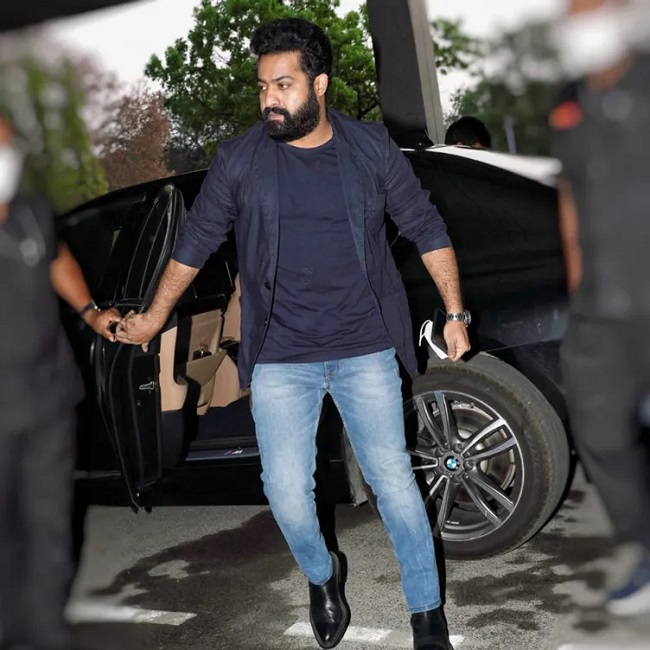 ముంబై పార్టీలో తార‌క్ సింప్లిసిటీ చూశారా..!