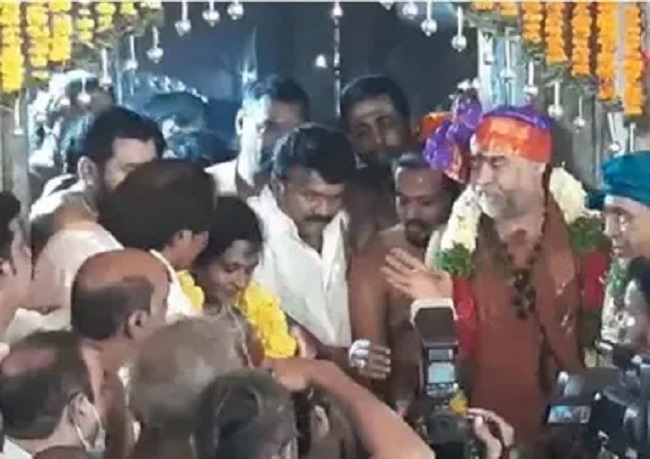 గవర్నర్ ఎపిసోడ్ః లౌక్యంలో కేసీఆర్ను మించిపోతున్న తలసాని గవర్నర్ ఎపిసోడ్ః లౌక్యంలో కేసీఆర్ను మించిపోతున్న తలసాని