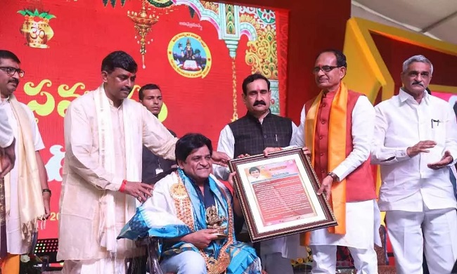 Thanks to Baahubali,Everyone is talking about Telugu Culture!