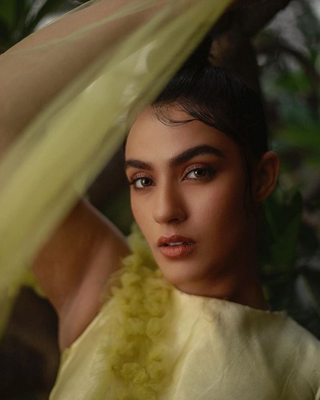 Astonishing Looks Of Kavya Thapar