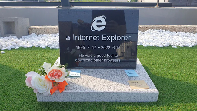 Love For Internet Explorer Made Engineer Build a Gravestone! Love For Internet Explorer Made Engineer Build a Gravestone!