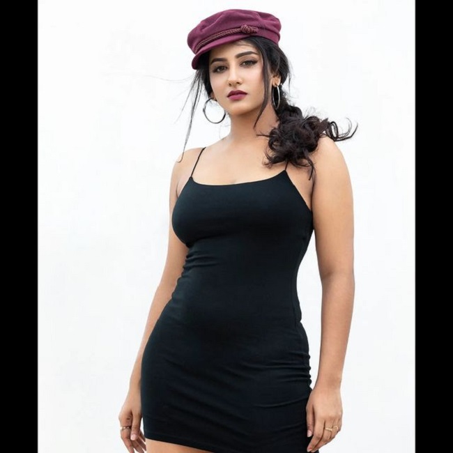 హాట్ యాంకర్.. ఈసారి అంతకుమించి!