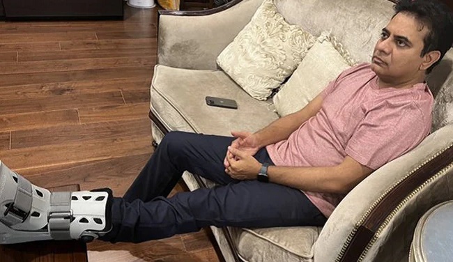 మూడు వారాలు రెస్టు తీసుకునేంతలా కేటీఆర్  గాయం.. అసలేమైంది?