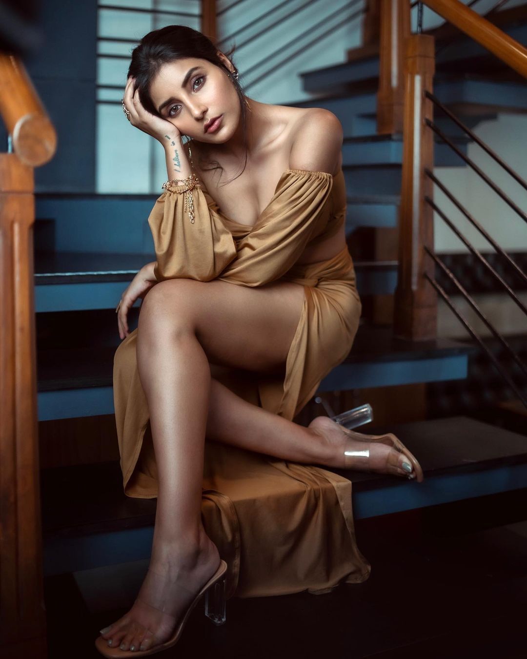 harshita shekhar gaur stunning fashion look pic