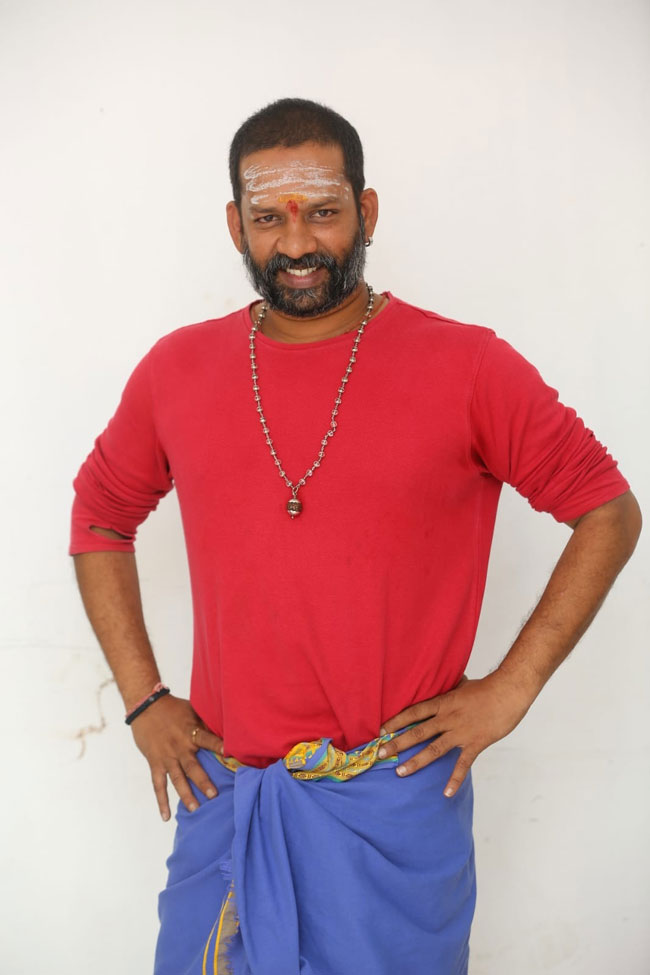 నేను మీకు బాగా కావాల్సిన వాడిని అంటున్న బాబా మాస్టర్‌